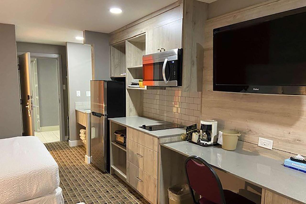 Ramada By Wyndham Medicine Hat Kültér fotó