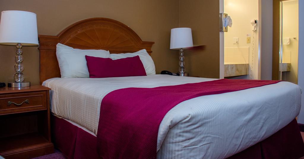 Ramada By Wyndham Medicine Hat Kültér fotó