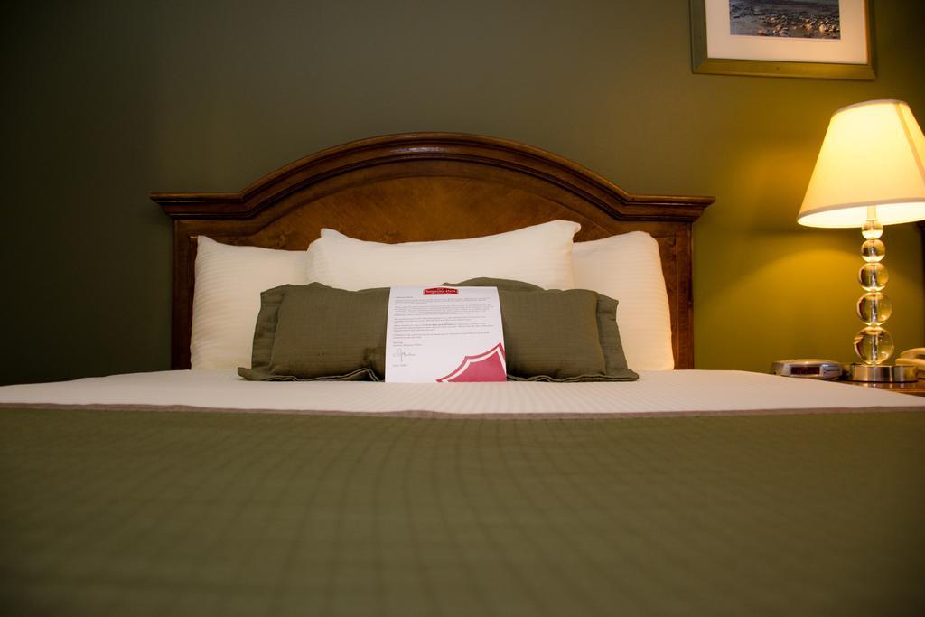 Ramada By Wyndham Medicine Hat Kültér fotó