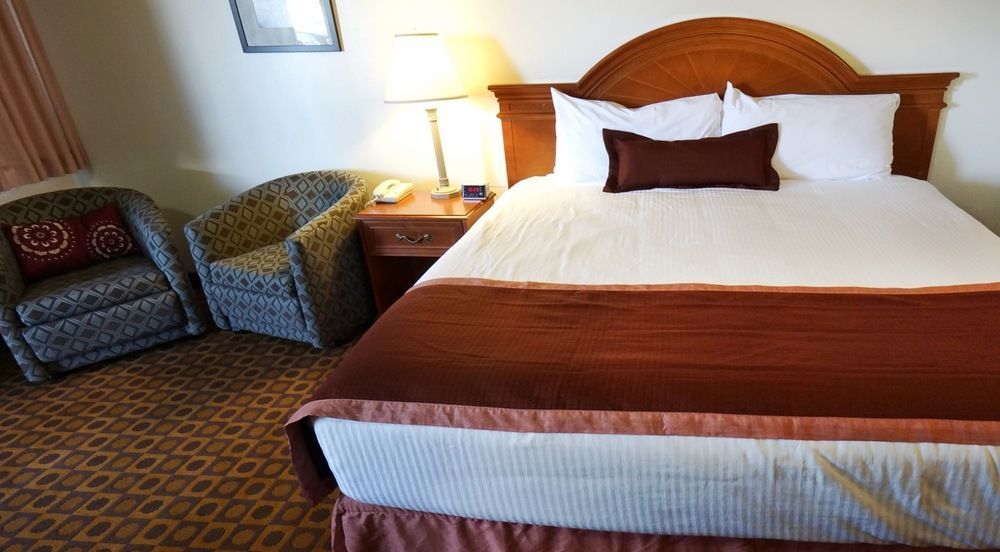 Ramada By Wyndham Medicine Hat Kültér fotó