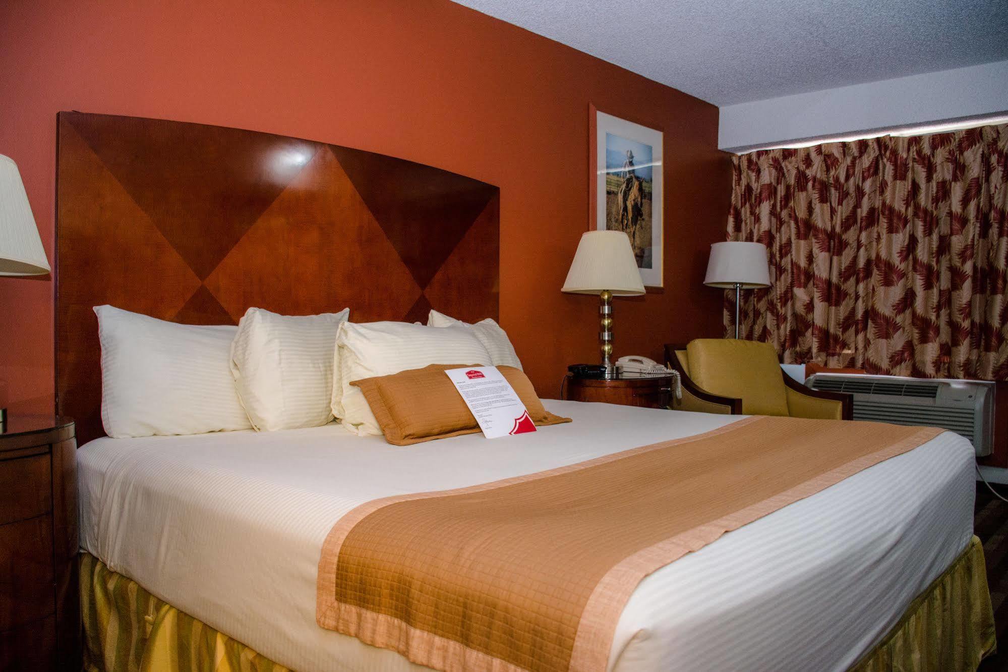 Ramada By Wyndham Medicine Hat Kültér fotó