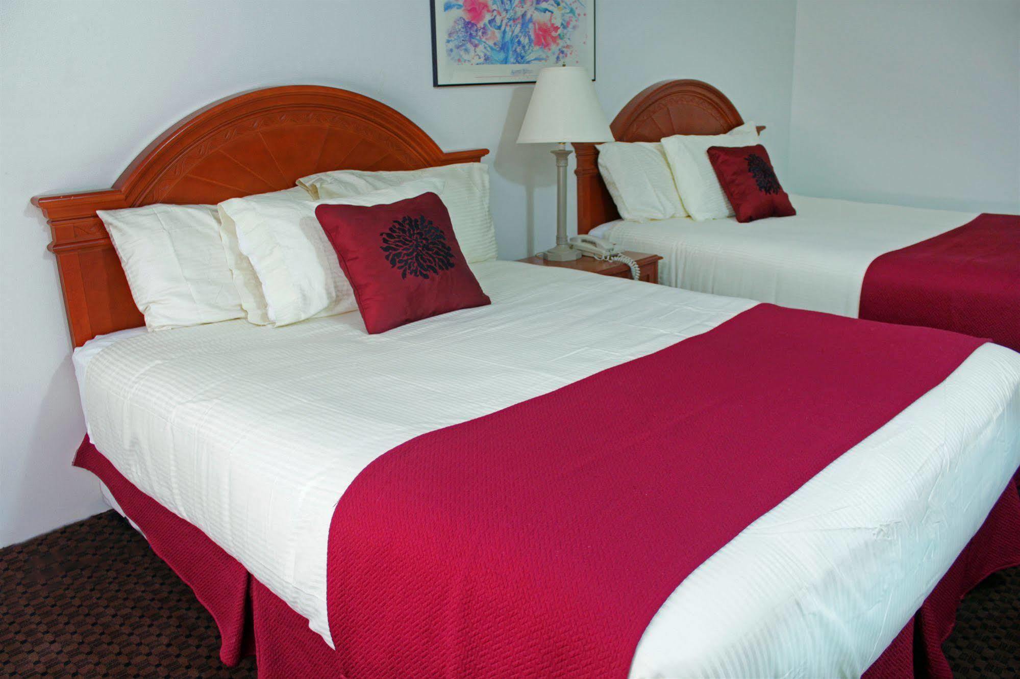 Ramada By Wyndham Medicine Hat Kültér fotó