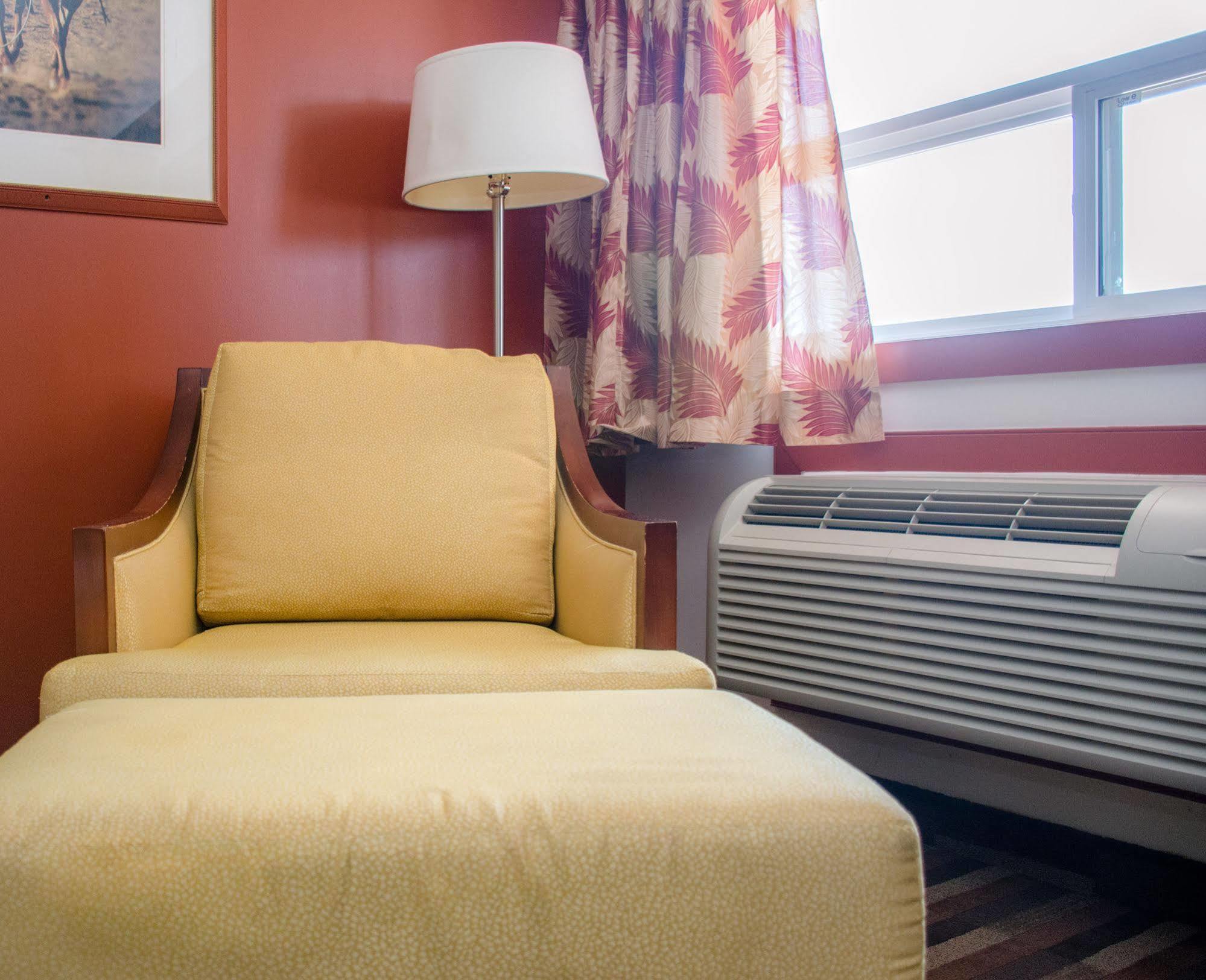 Ramada By Wyndham Medicine Hat Kültér fotó