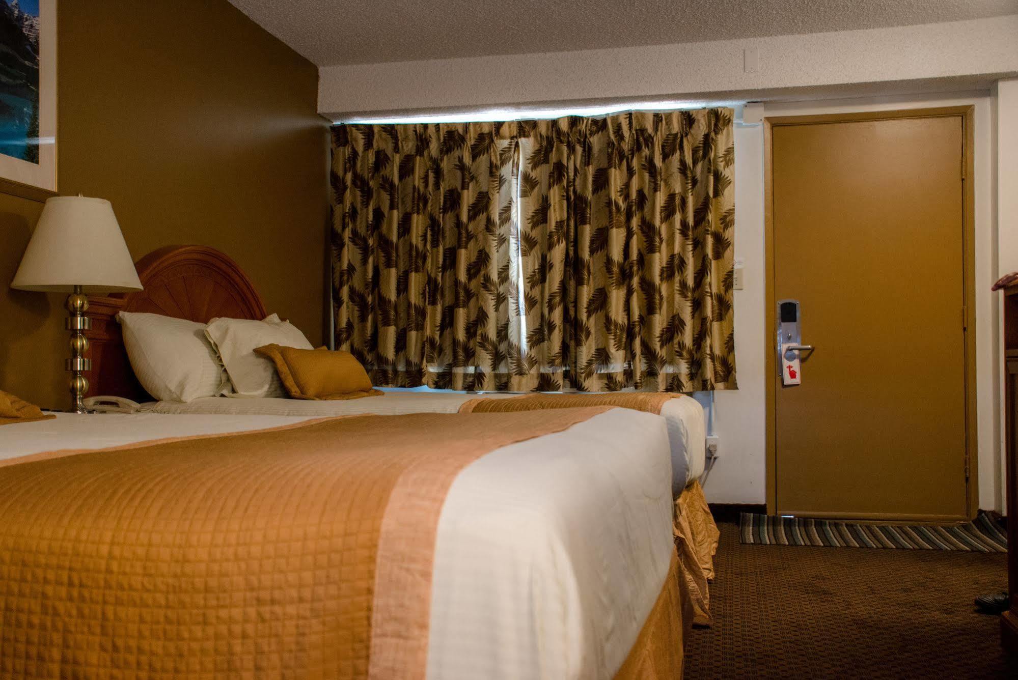 Ramada By Wyndham Medicine Hat Kültér fotó